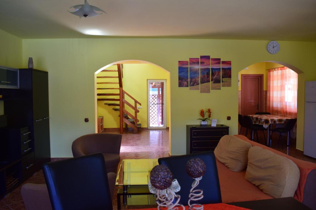 Gamma Guest House Praid Bagian luar foto